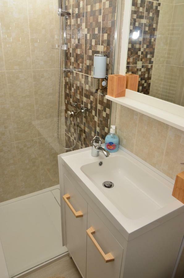Aparthotel Danube Galati  Bagian luar foto
